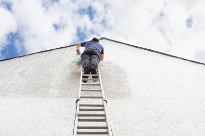 Peinture extérieure à la Bazouge-des-Alleux — façades et ravalement